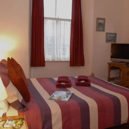 Guest house Adam Place 3*
